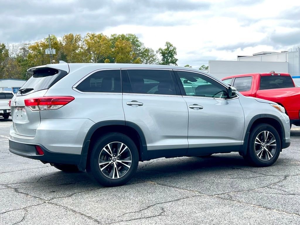 Used 2019 Toyota Highlander LE SUV