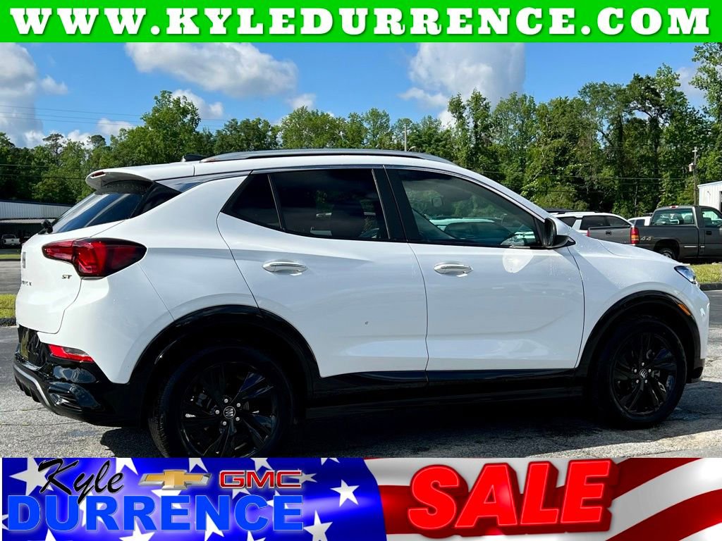 2024 Buick Encore GX Sport Touring photo 3