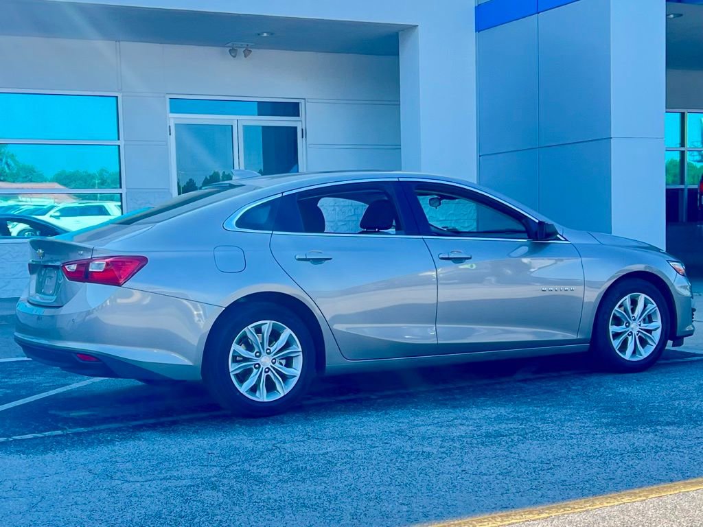 2024 Chevrolet Malibu 1LT photo 3