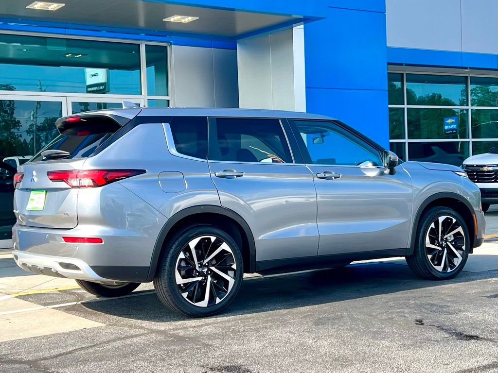 2024 Mitsubishi Outlander SE photo 4