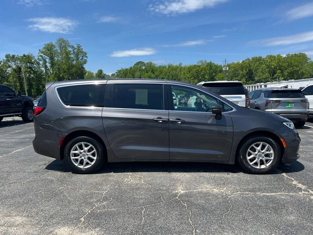 Used 2023 Chrysler Pacifica Touring L Van Passenger Van