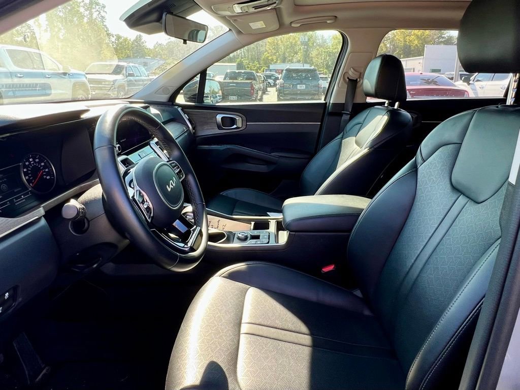 2022 Kia Sorento EX photo 3
