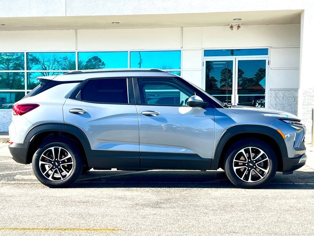 Used 2025 Chevrolet Trailblazer LT SUV