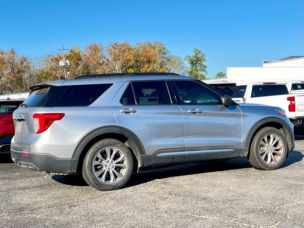 2021 Ford Explorer XLT photo 2