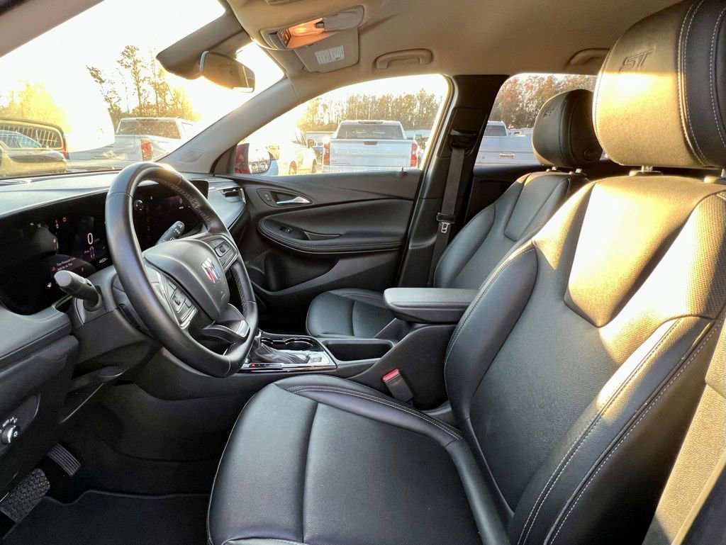 2024 Buick Encore GX Sport Touring photo 4