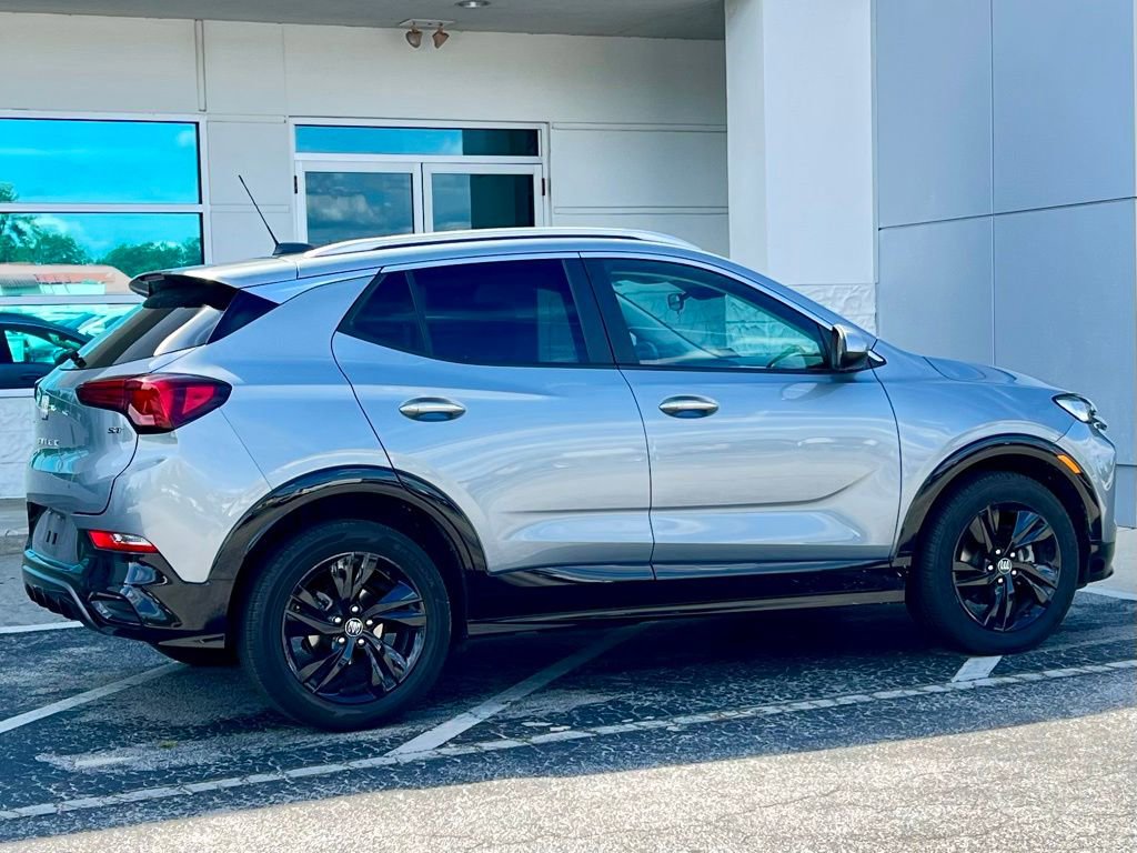 2024 Buick Encore GX Sport Touring photo 2