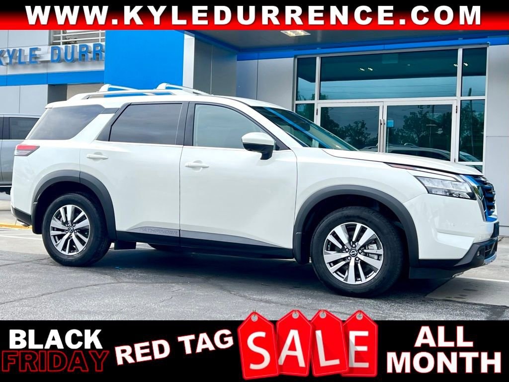 2022 Nissan Pathfinder SL's photo