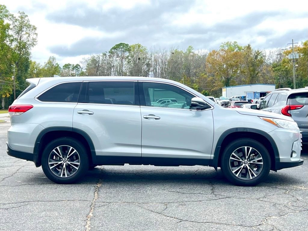Used 2019 Toyota Highlander LE SUV