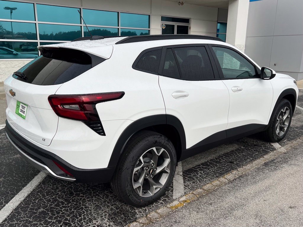New 2026 Chevrolet Trax LT SUV