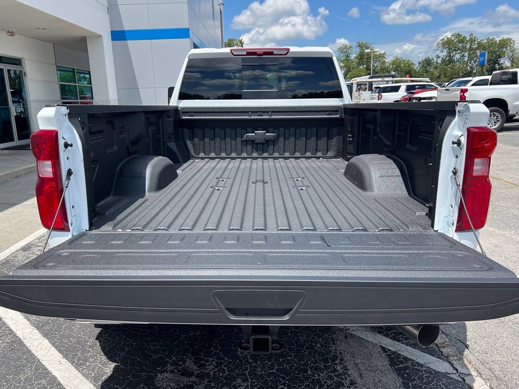 2026 Chevrolet Silverado 3500 HD LTZ - Photo 9