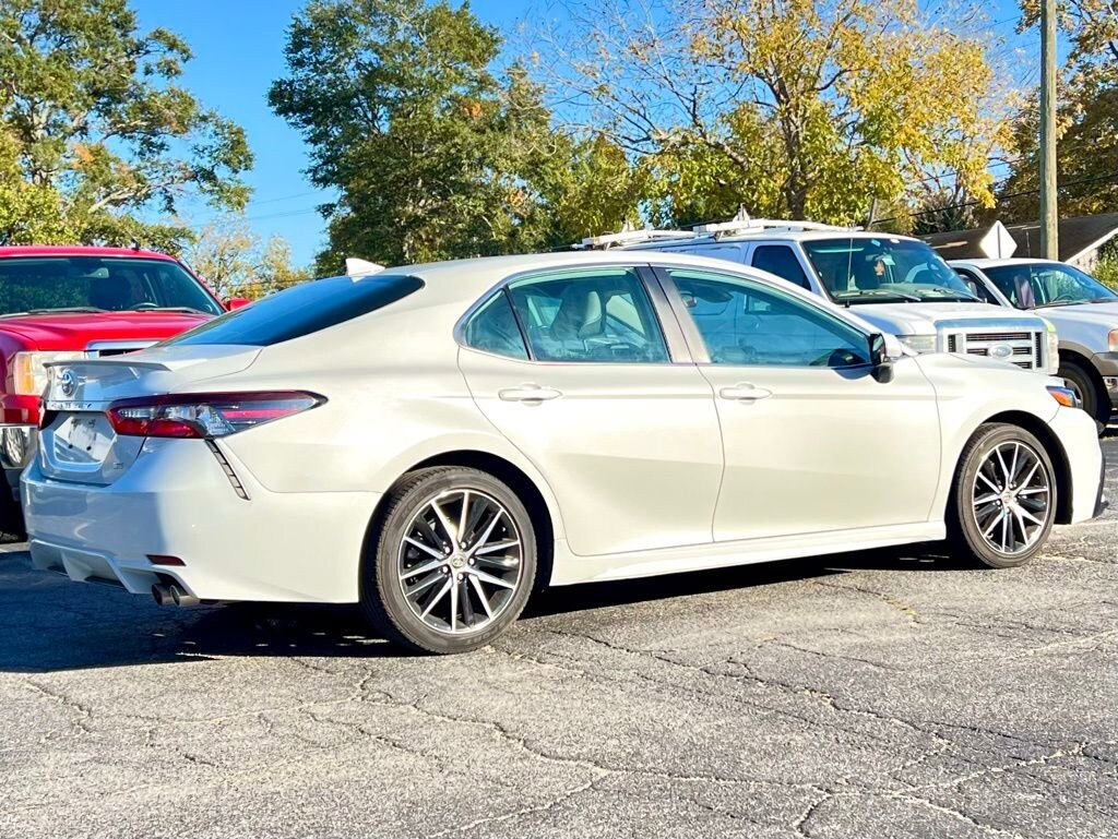 2023 Toyota Camry SE photo 2