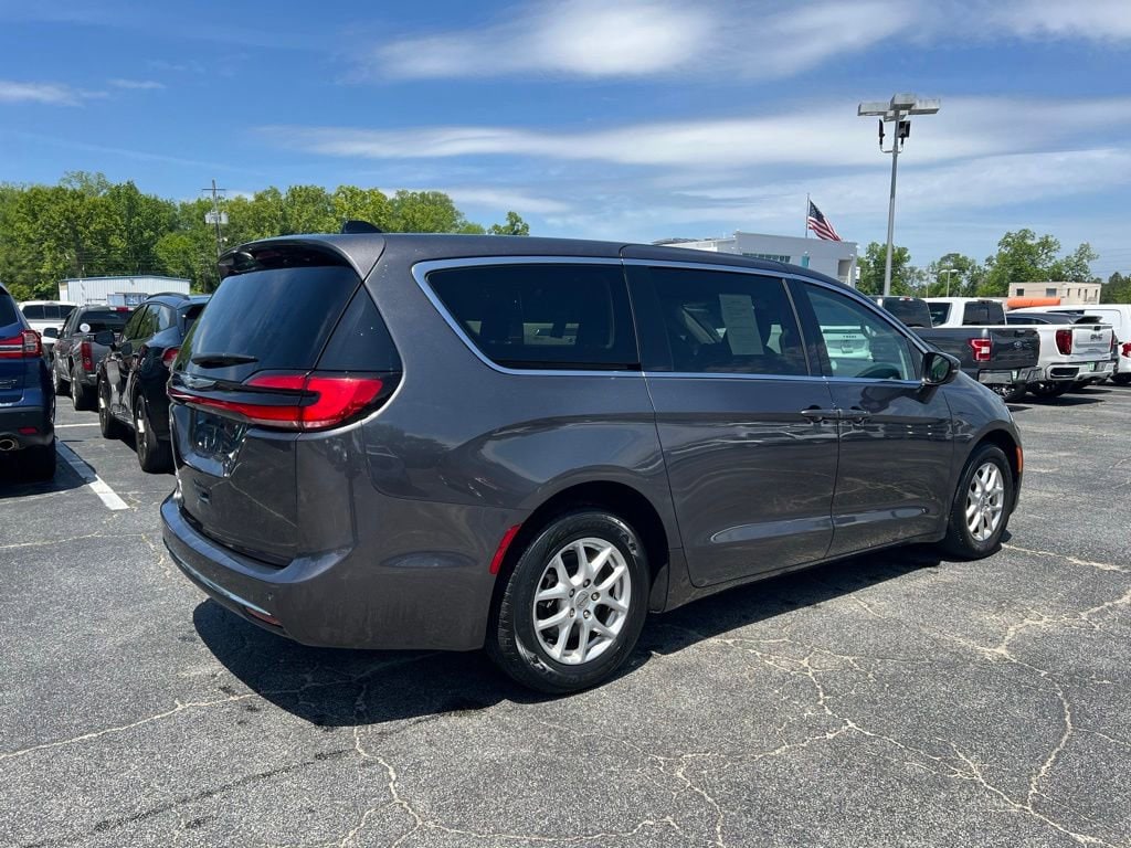 Used 2023 Chrysler Pacifica Touring L Van Passenger Van