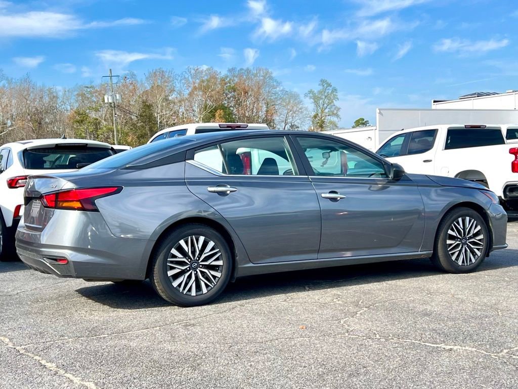 2024 Nissan Altima 2.5 SV photo 3