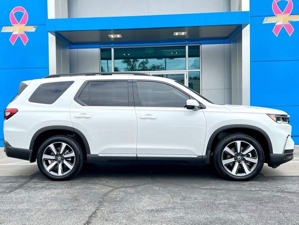 Used 2025 Honda Pilot Touring SUV