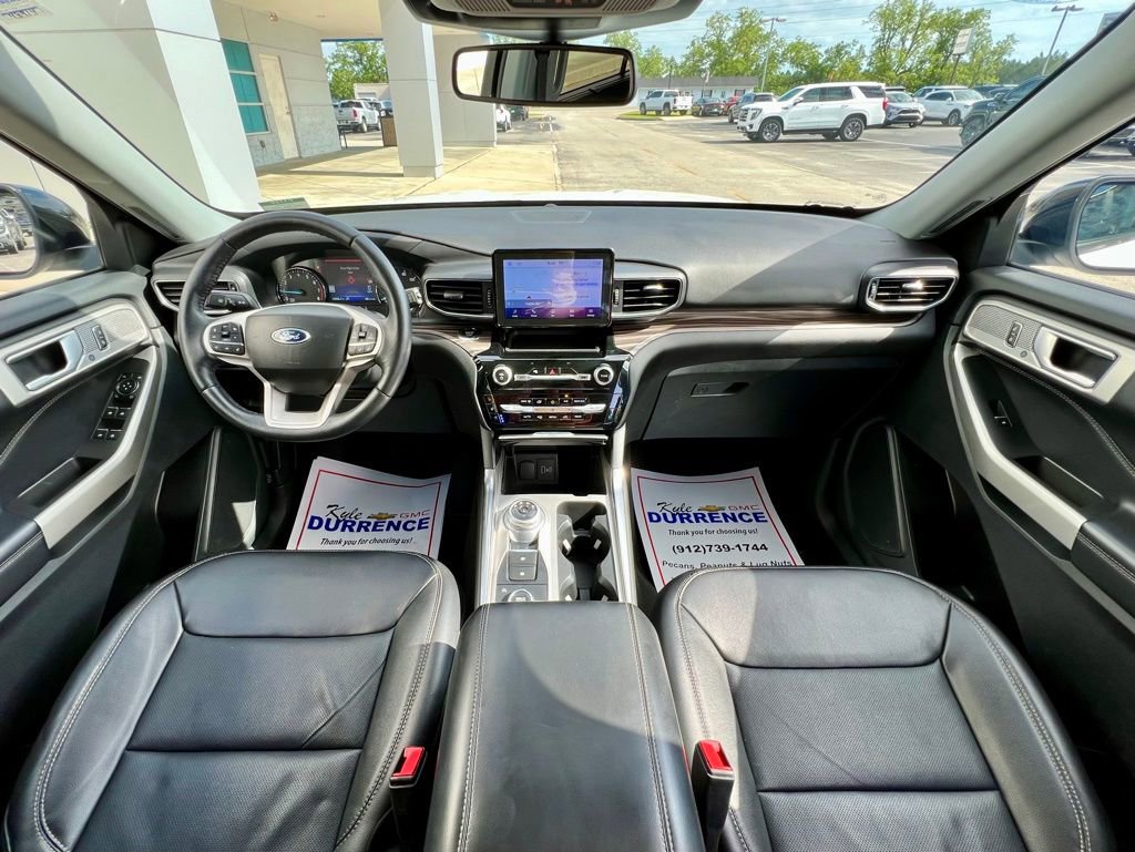 2023 Ford Explorer Limited photo 2