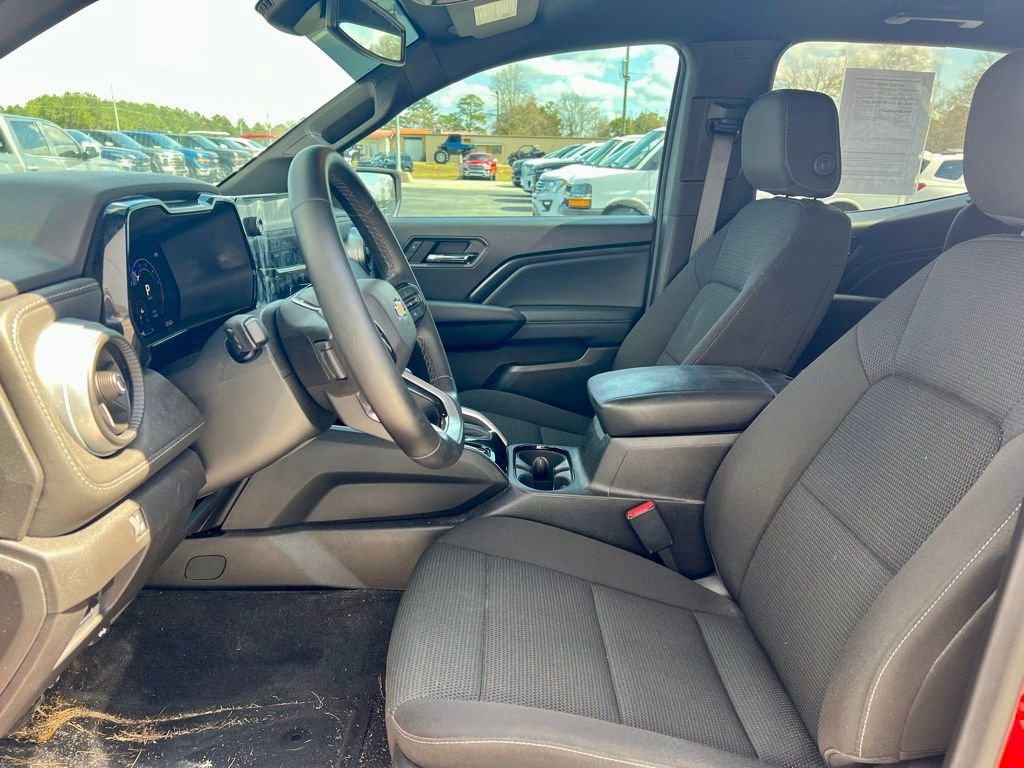 Used 2025 Chevrolet Colorado WT/LT Truck Crew Cab