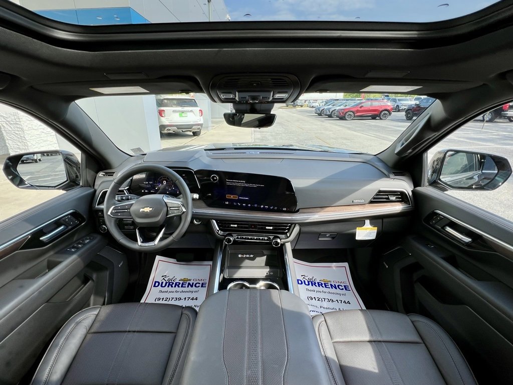 2025 Chevrolet Tahoe High Country photo 2