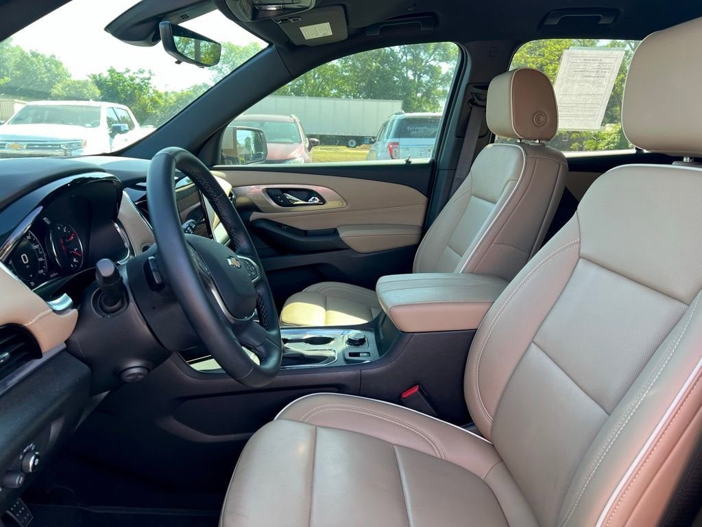 Used 2023 Chevrolet Traverse Premier SUV