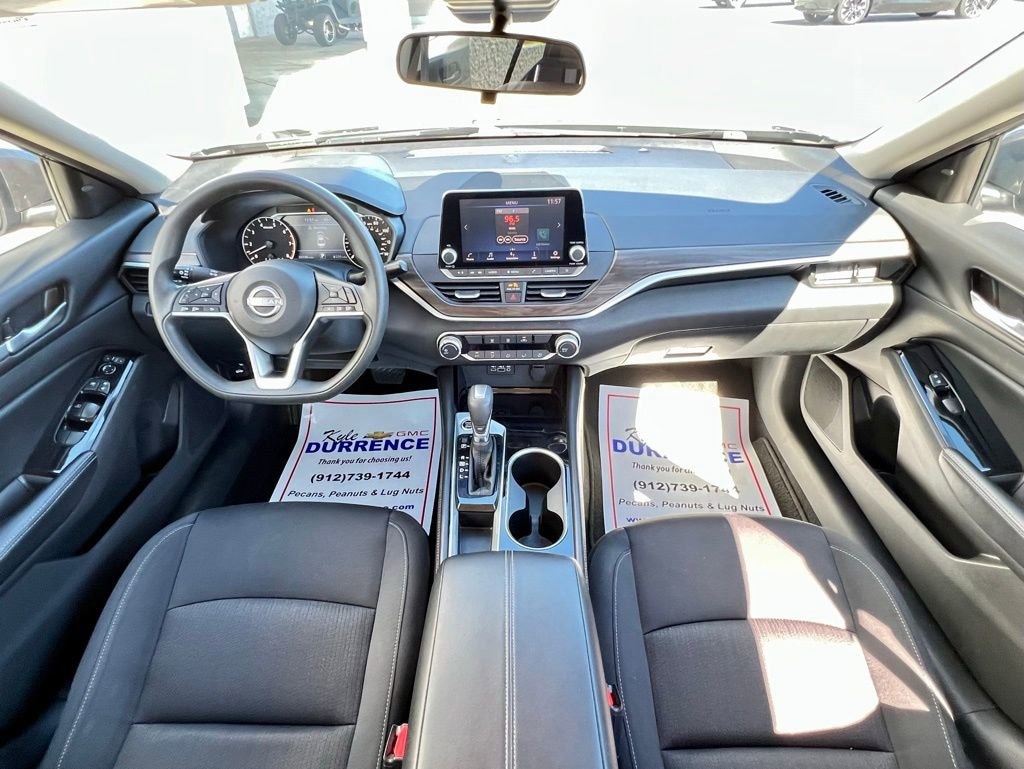 Used 2023 Nissan Altima 2.5 SV Sedan