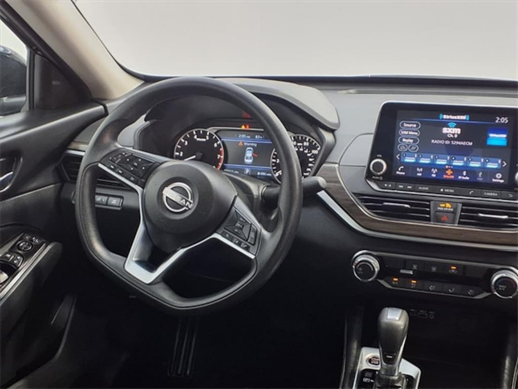 Used 2023 Nissan Altima 2.5 SV Sedan