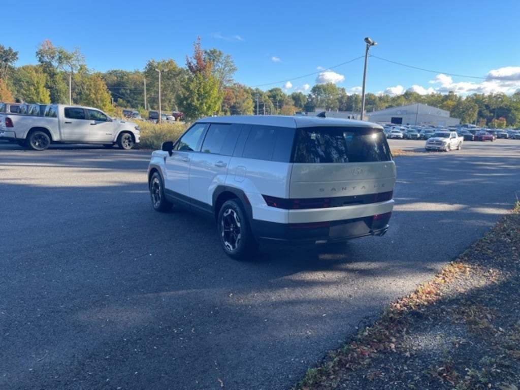 Used 2024 Hyundai Santa Fe SE SUV