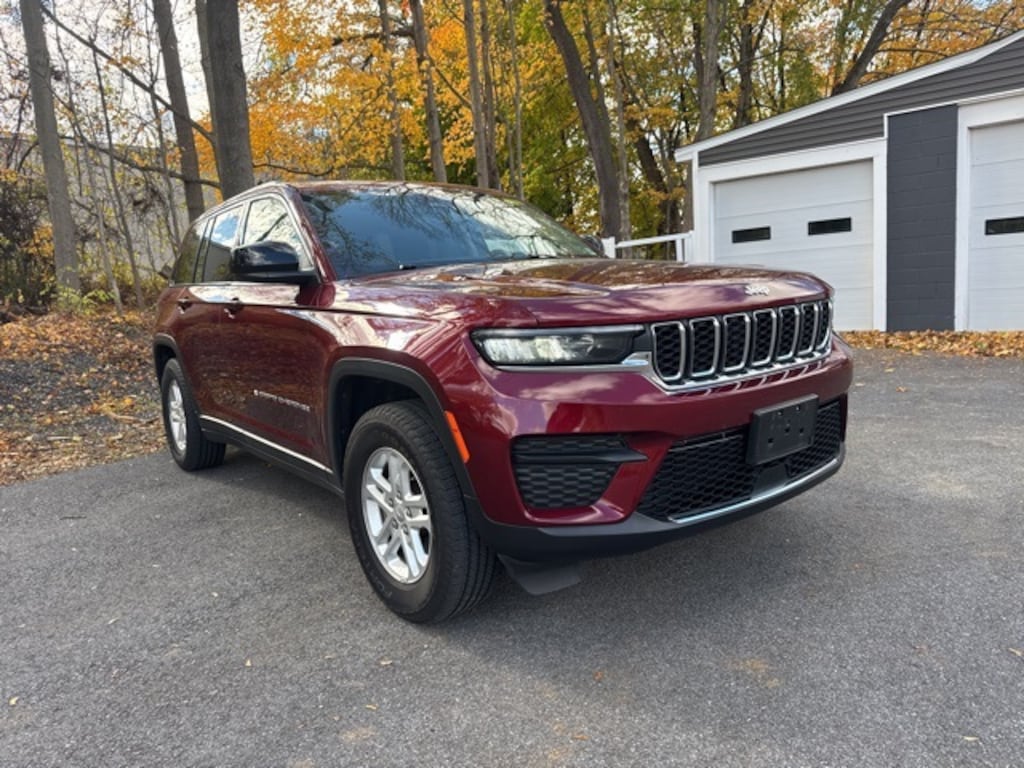 Used 2023 Jeep Grand Cherokee Laredo SUV