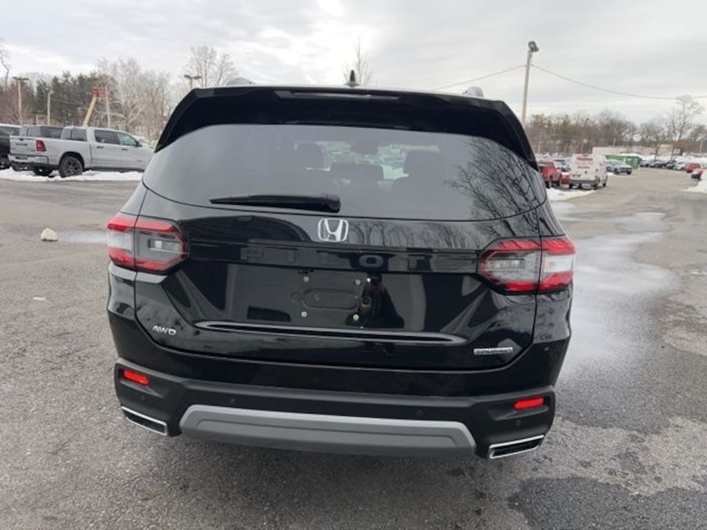 Used 2023 Honda Pilot Touring SUV