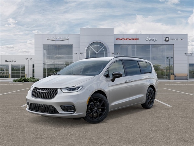 2026 Chrysler Pacifica Select's photo
