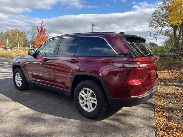2023 Jeep Grand Cherokee Laredo photo 4