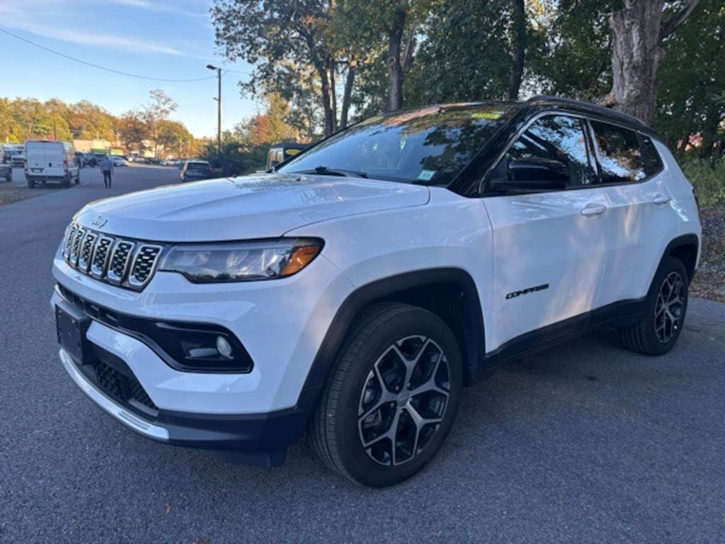 Used 2024 Jeep Compass Limited SUV