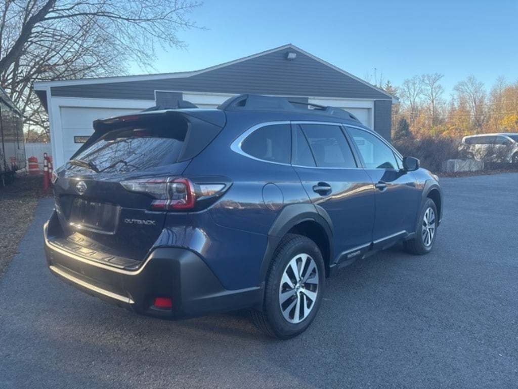 Used 2023 Subaru Outback Premium SUV