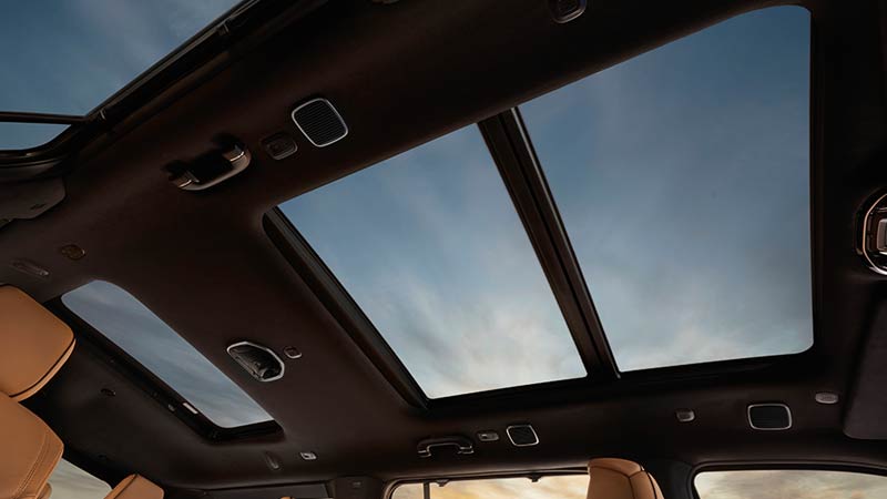 DCDJR-800x450-24-wagoneer-sunroof-1223.jpg