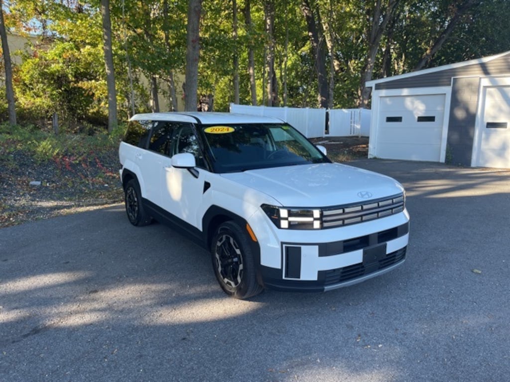 Used 2024 Hyundai Santa Fe SE SUV