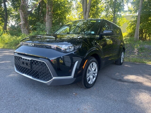 2023 Kia Soul LX photo 3