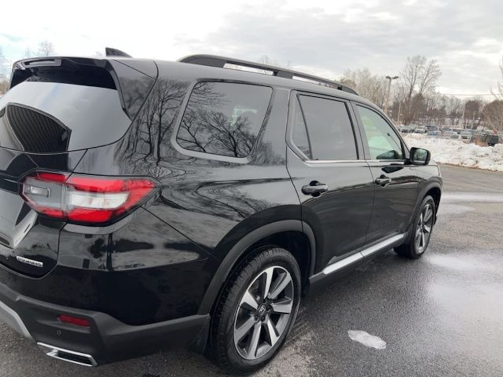 Used 2023 Honda Pilot Touring SUV