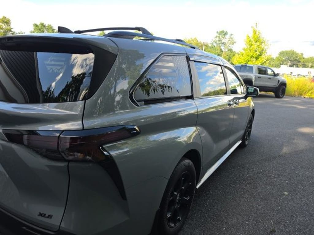 Used 2025 Toyota Sienna Woodland Edition Minivan/Van
