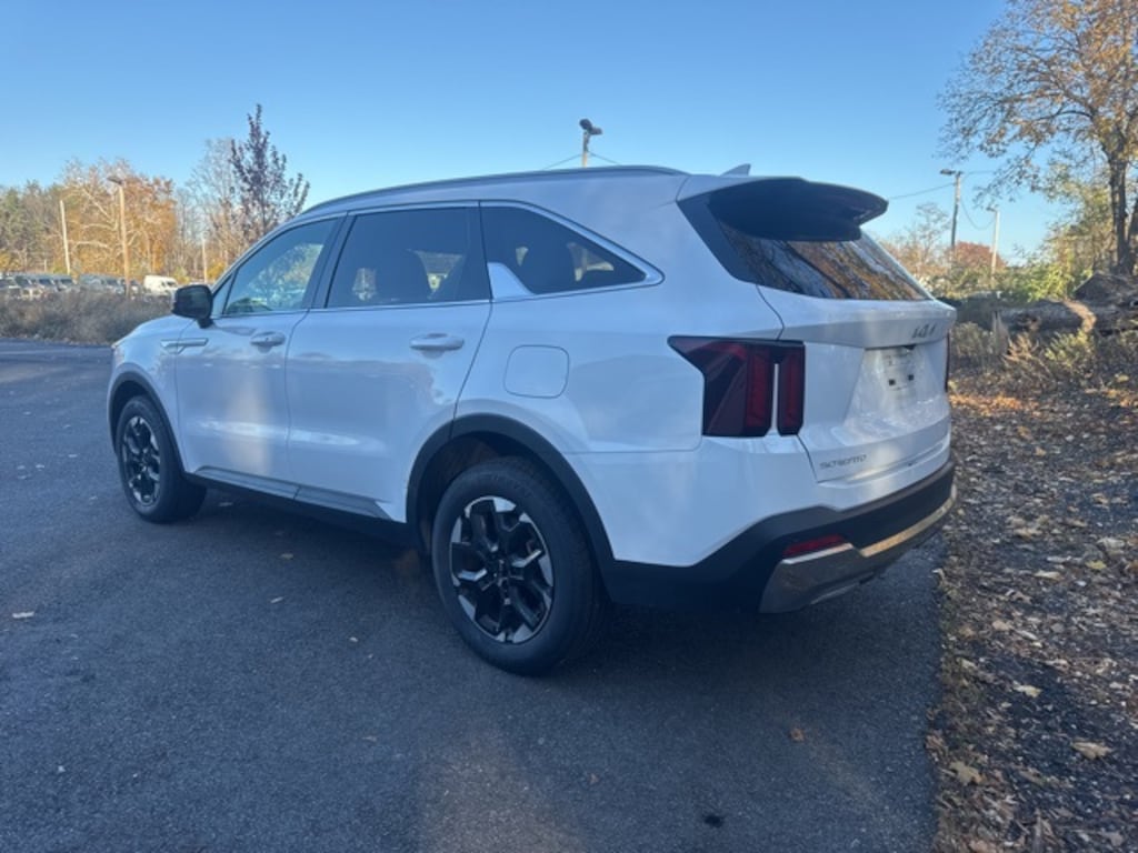 Used 2024 Kia Sorento S SUV