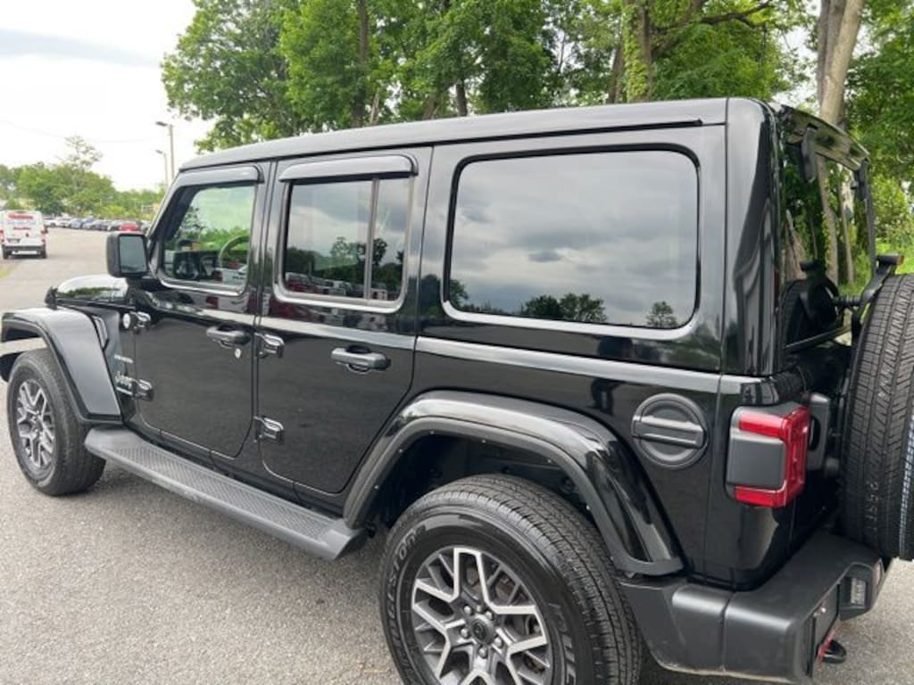 Used 2024 Jeep Wrangler Sahara SUV