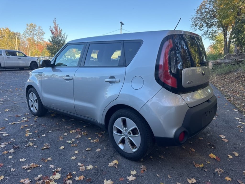 Used 2016 Kia Soul Base FWD Hatchback