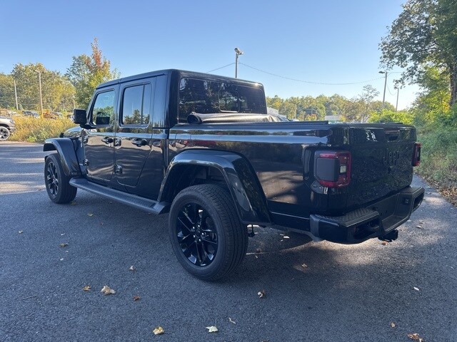 2022 Jeep Gladiator Overland photo 2