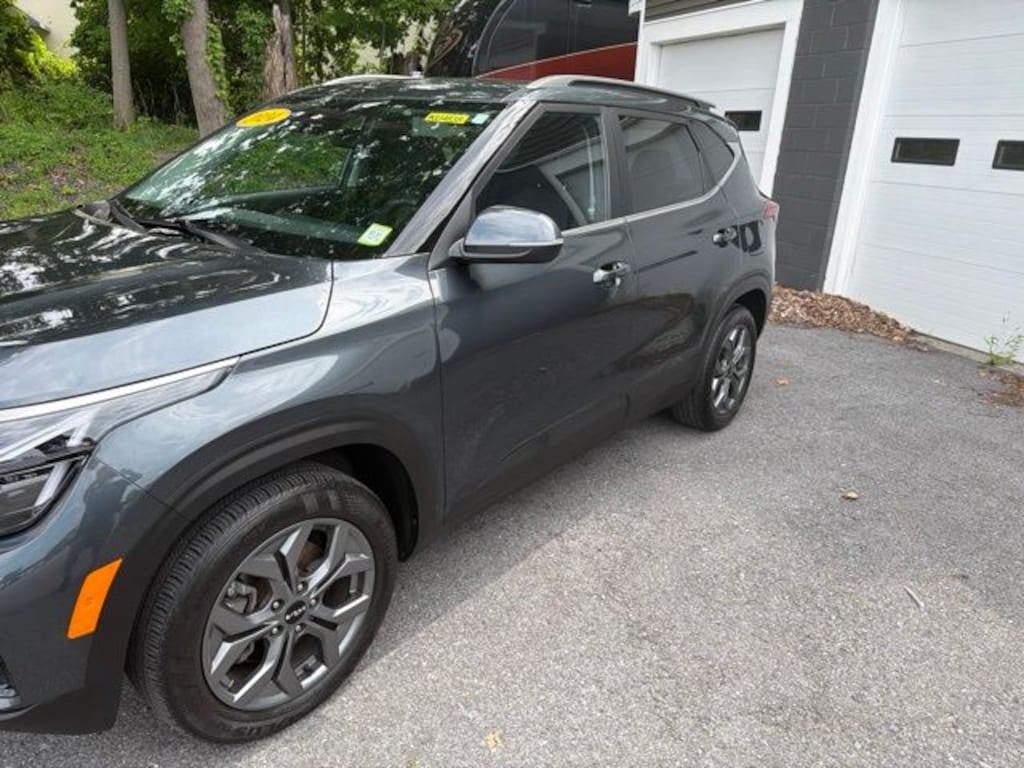 Used 2024 Kia Seltos S SUV