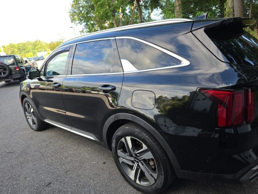 Certified 2023 Kia Sorento Hybrid SX Prestige SUV