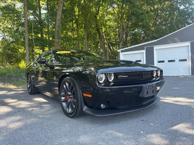 2022 Dodge Challenger R/T's photo