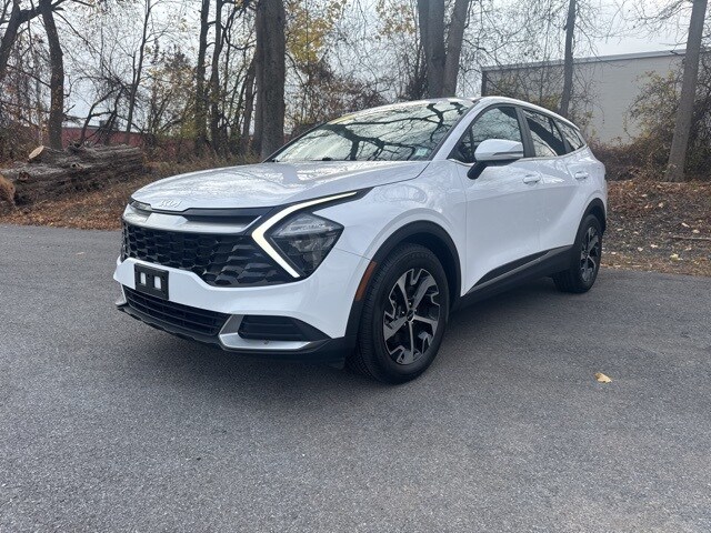 2023 Kia Sportage EX photo 3