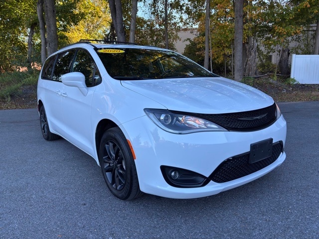 2020 Chrysler Pacifica AWD LAUNCH EDITION's photo