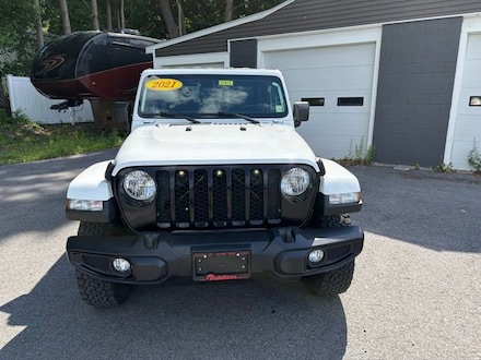 2021 Jeep Gladiator Willys Truck