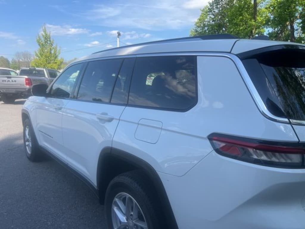 Used 2021 Jeep Grand Cherokee L Laredo SUV