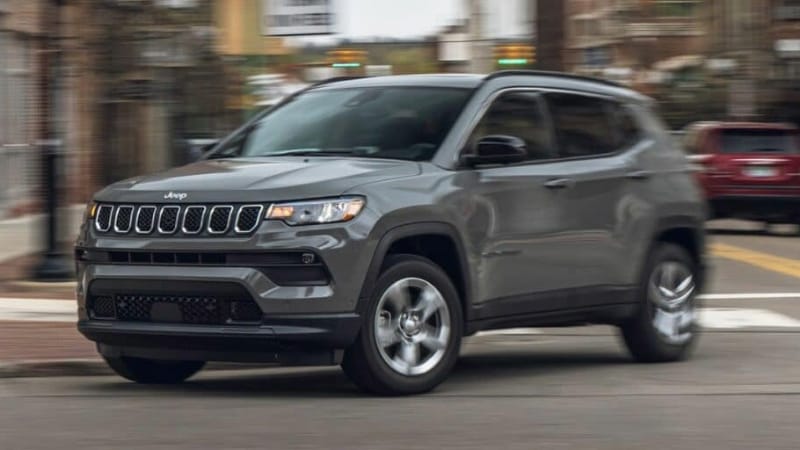2024-jeep-compass-latitude-4x4-203-647e28b5f027a-1024x512 (1).jpg