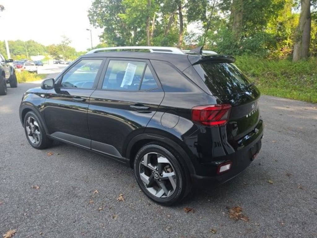 Used 2022 Hyundai Venue SEL SUV