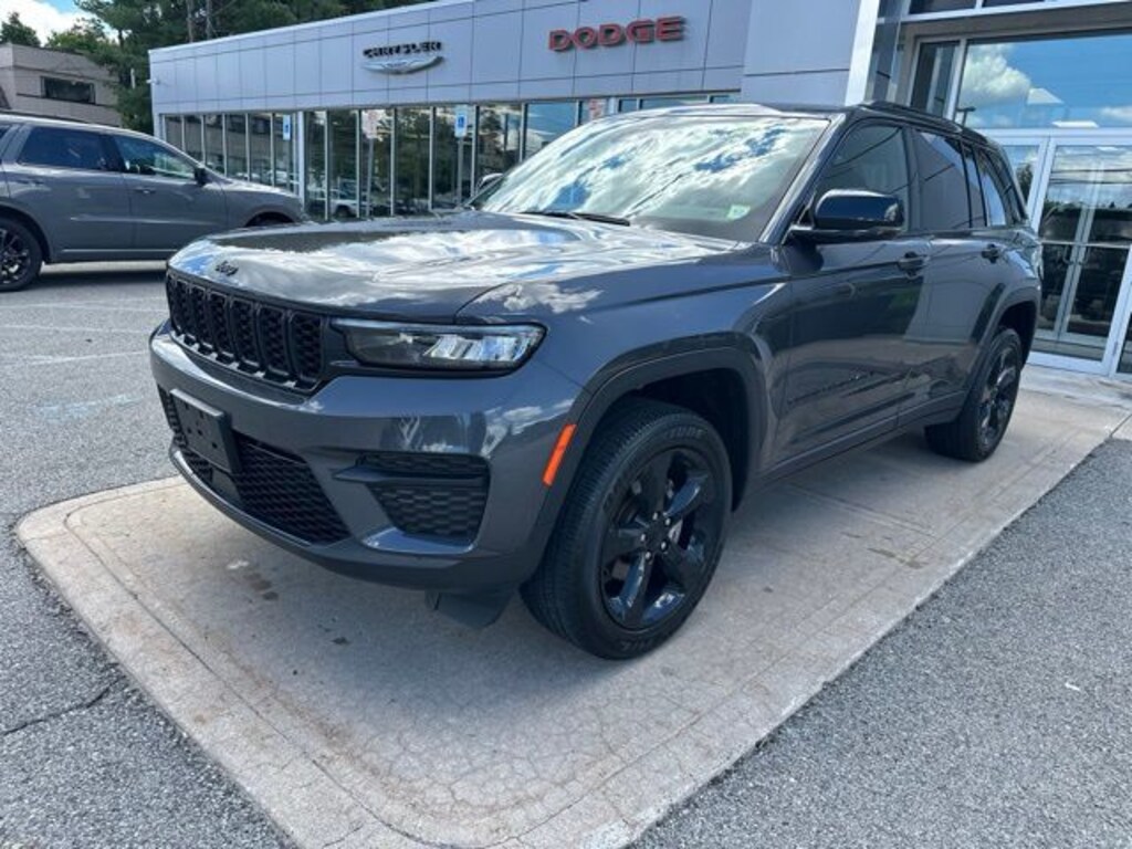 Used 2023 Jeep Grand Cherokee Altitude X SUV